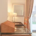 Residenza I Melograni - דירה