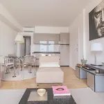 Residenza I Melograni - דירה